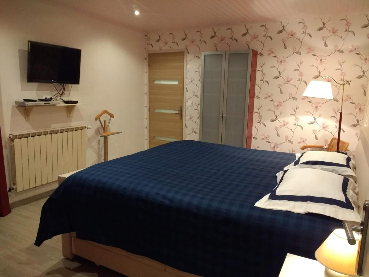 Bed and Breakfast Les Ecureuils Revin  Exterior foto